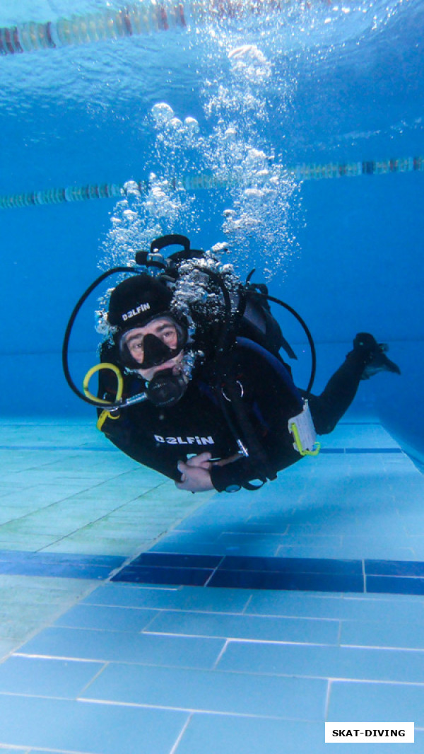 Герцик Валентин, чем лучше управляет плавучестью дайвер, тем ближе он позволяет себе держаться ко дну