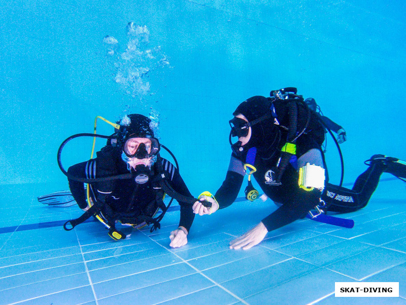 Красовский Владлен, Вокрячко Сергей, при отработке постоянной подачи жилета-компенсатора