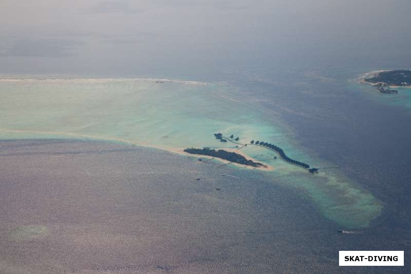 Мальдивские острова, вид из самолета
