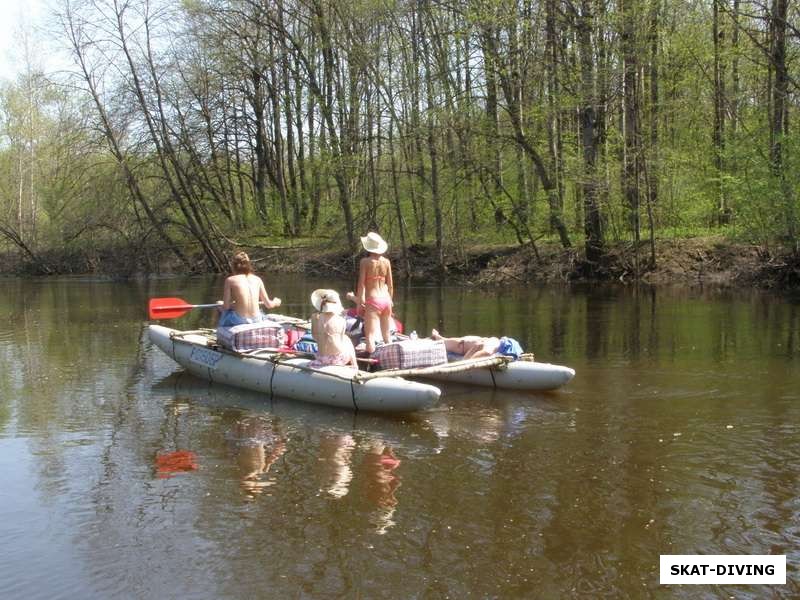 Что там впереди? Водопад?