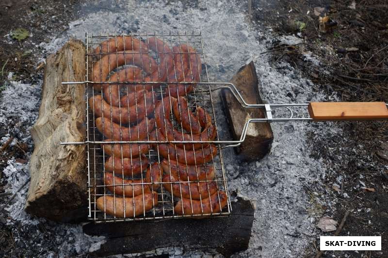 Сардельки на костре