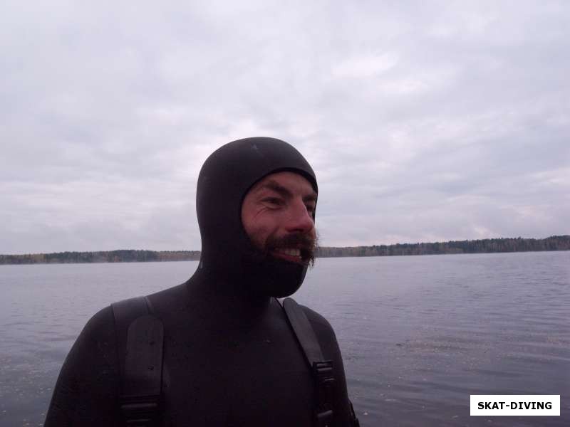 Ильюшин Сергей, борода и усу торчат из неопренового шлема