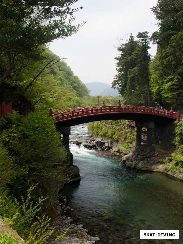 Легендарный красный мост в NIKKO