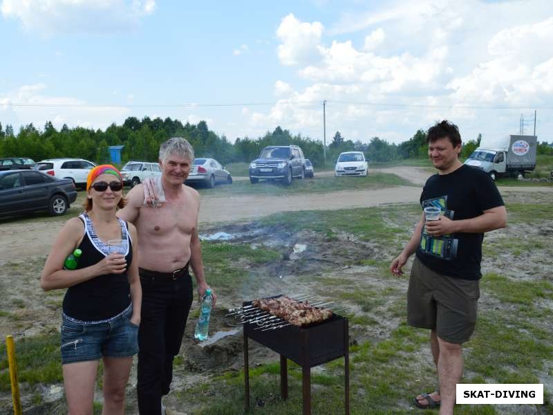 Симутенкова Ирина, Истомин Дмитрий, Ильяшенко Кирилл, отличный шашлык нам пожарил Дима, огромное ему спасибо!