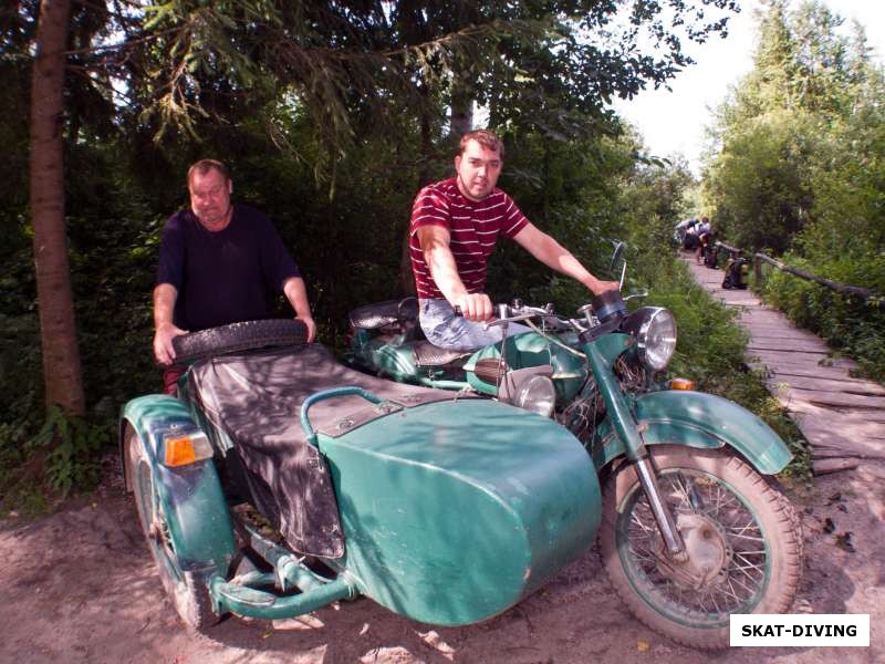 Зимин Алексей, Груздев Андрей, на мотоцикле со времен немецкой экспансии