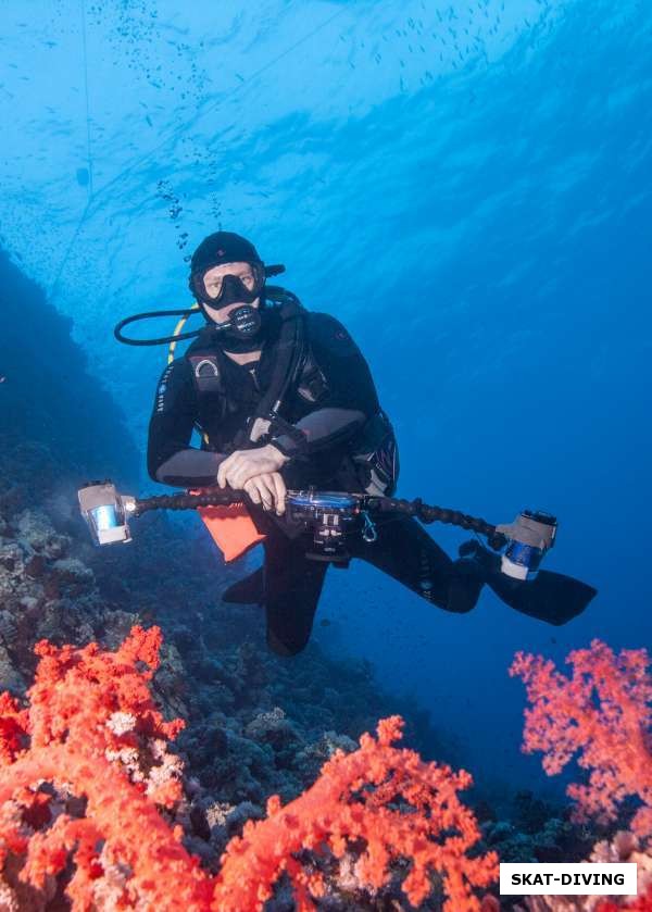 Юрков Юрий, пробовал себя в подводной фотографии, к сожалению не все его работы прошли цензуру