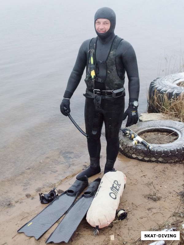 Ильюшин Дмитрий, готовится пойти в воду