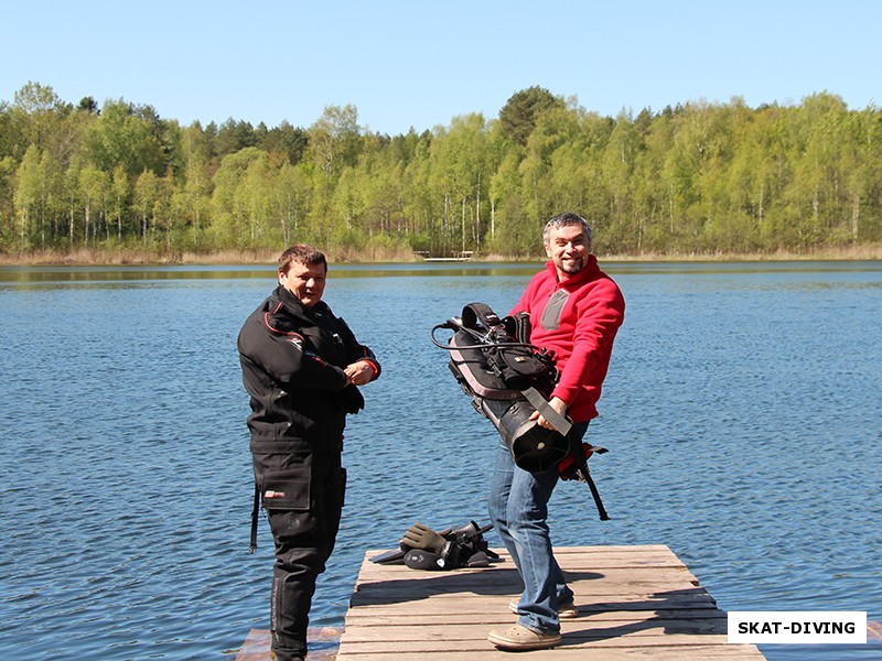 Ильяшенко Кирилл, Зюков Роман, да да фотографы я ещё с удовольствием подержу тяжеленный баллон со снаряжением и конечно улыбнусь в камеру