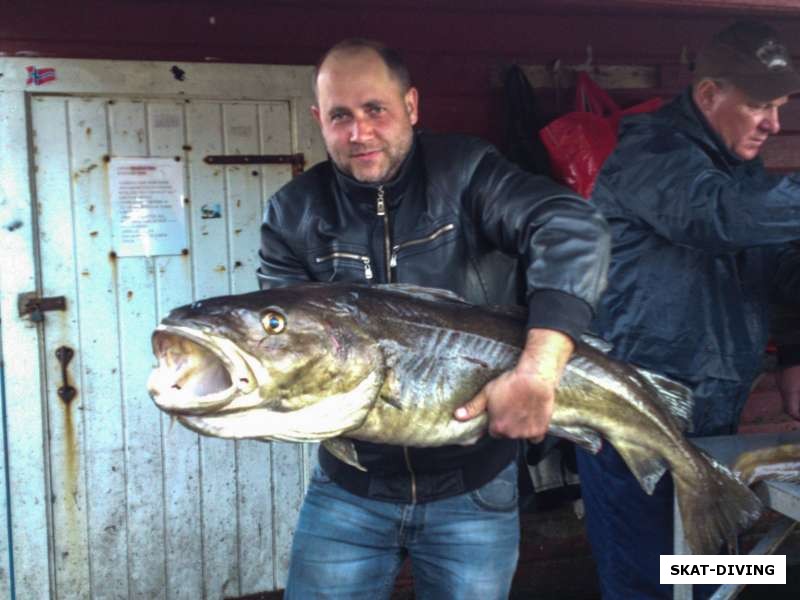 Жичкин Алексей, с треской на 15 кг, добытой рыбаками из Польши далеко в море