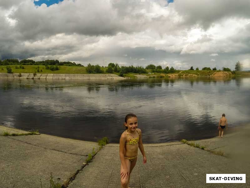 Ильюшина Мария, около чаши с горячей водой