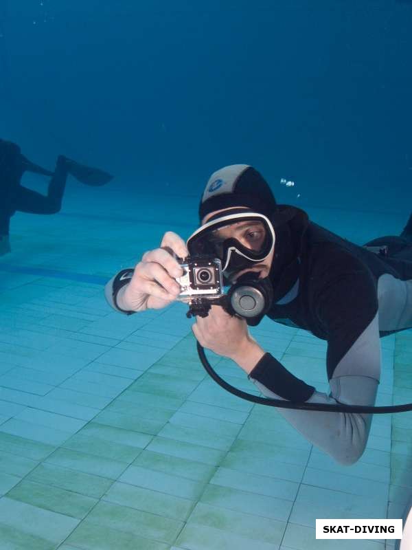 Романов Артем, снимал на видео подводное движение, при этом тоже пробовал делать что-то новенькое