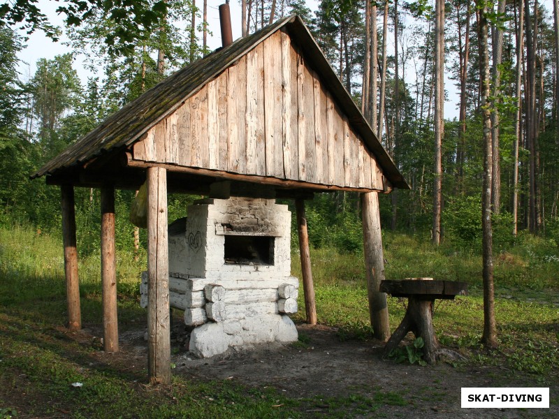 Уличная печурка на стоянке партизанского отряда Виноградова