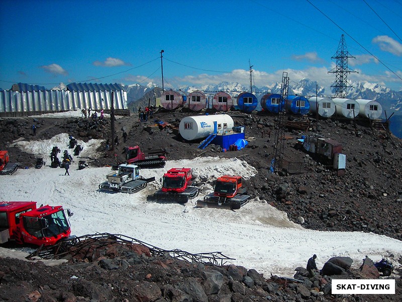 Так называемый Приют Бочки (3800 метров), где мы провели две ночи