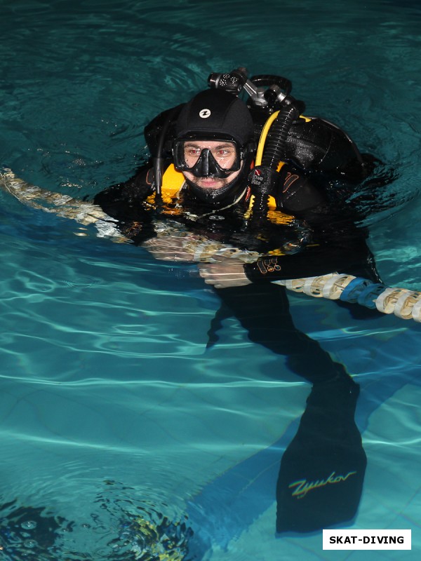 Зюков Роман, страхующий на месте выдачи аквалангов под водой... Отлично справился с возложенной на него миссией, проведя в воде более 2-ух часов