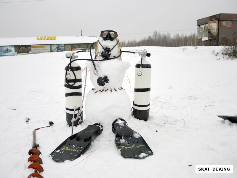 Талисман ice diver на весь 2015 год, заметим что уже side mount дайвер. Следите за тенденциями в дайвинге этого года