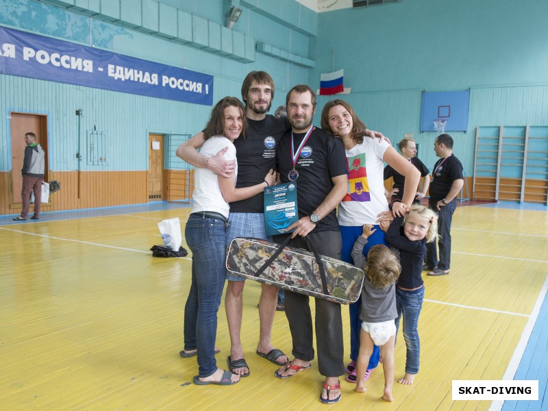 Романова Марина, Романов Артем, Шевцов Евгений, Шевцова Мария, Шевцова Софья, Шевцов Никита, фото на память