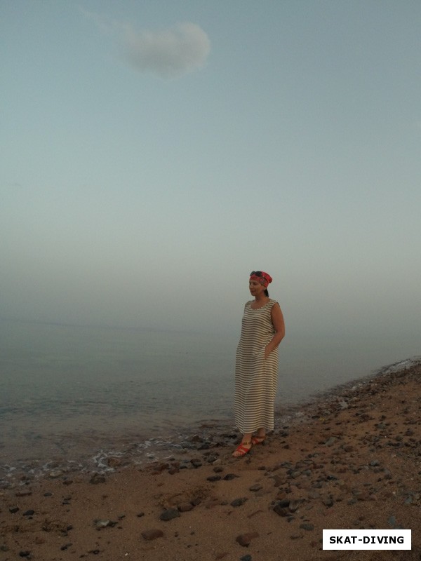Романова Галина, сложно поверить, но в конце жаркого и солнечного дня на берегу Красного моря можно снять вот такую фотографию