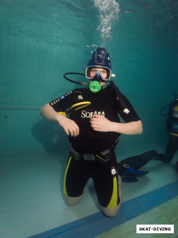 Прудников Сергей, первые, волнительные вдохи из акваланга под водой