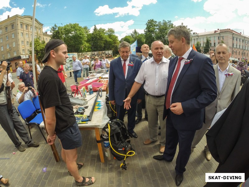 Роман Кирюхин, с представителями брянской власти на тот момент...