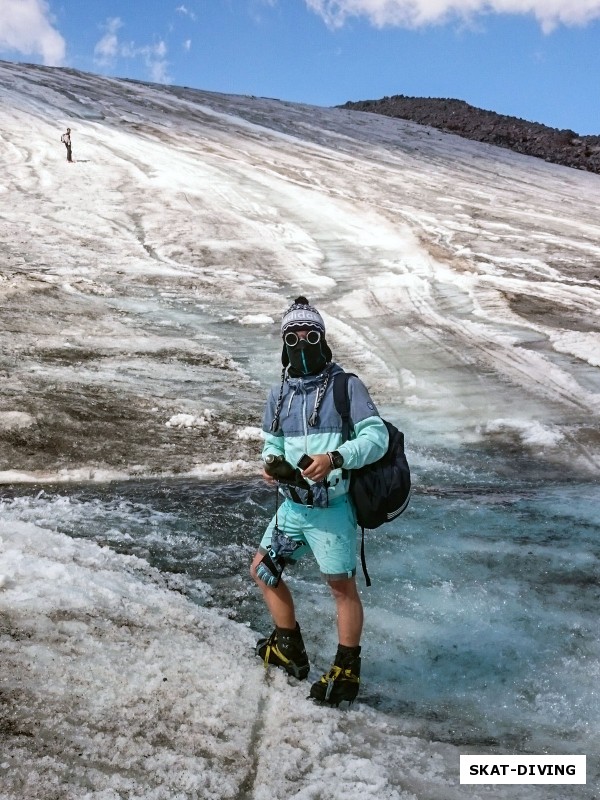 Сачков Анатолий, первые шаги по высотам Эльбруса, ах какая теплая была погода в начале нашего пути