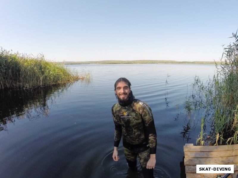 Романов Артем, а чего не улыбаться, солнце, небо и прозрачная вода. Как бы там не было по рыбе, но удовольствие гарантировано