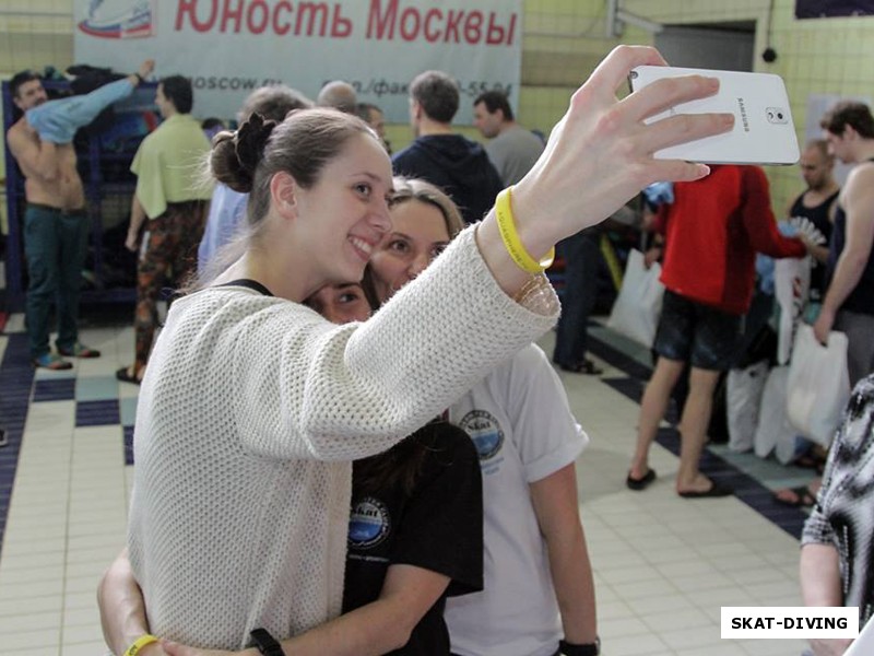 Дунин-Барковская Мария, Минаева Наталия, Романова Марина, да мы тоже делаем сэлфи!)