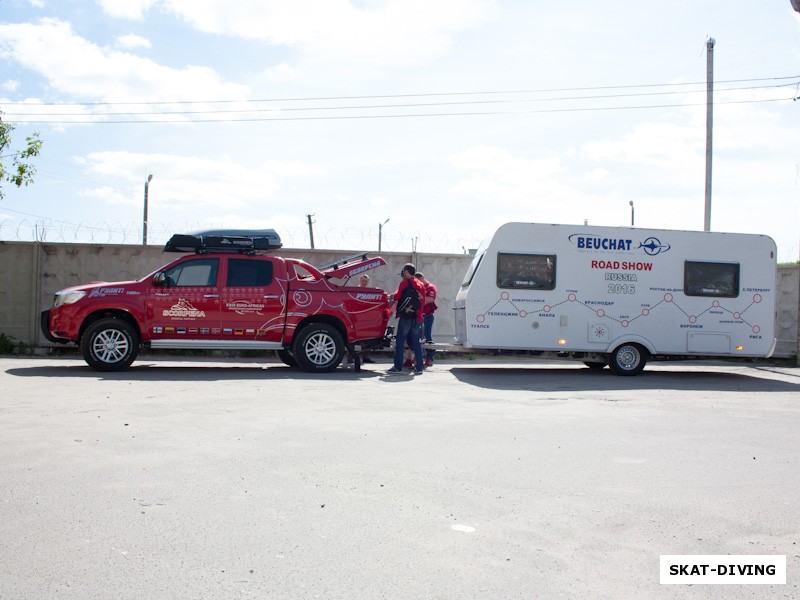 Четырнадцатого мая к нам в Брянск приезжала команда SCORPENA вот на такой ярко-красной машине