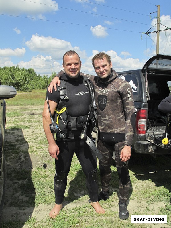 Казаков Олег, Кирюхин Роман, подводных охотников холодная вода не пугает, поэтому некоторые из них могут нырять в костюмах без рукавов даже ниже термоклина!