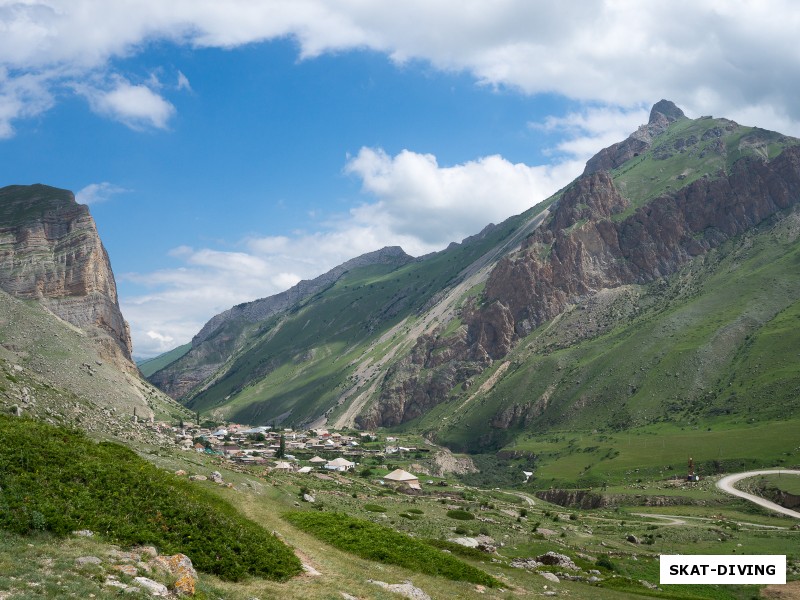 Аул Эль-Тюбю - сердце Кавказа, по крайней мере в эмоциональном отношении. Это место мало кому известно, и в том числе поэтому сюда очень хочется поскорее вернуться!