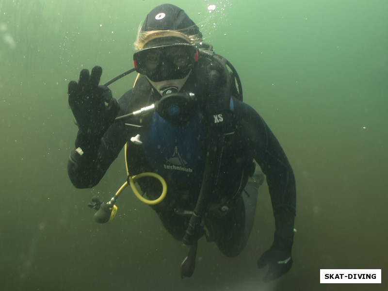 Казанцева Елизавета, уверенно держится под водой