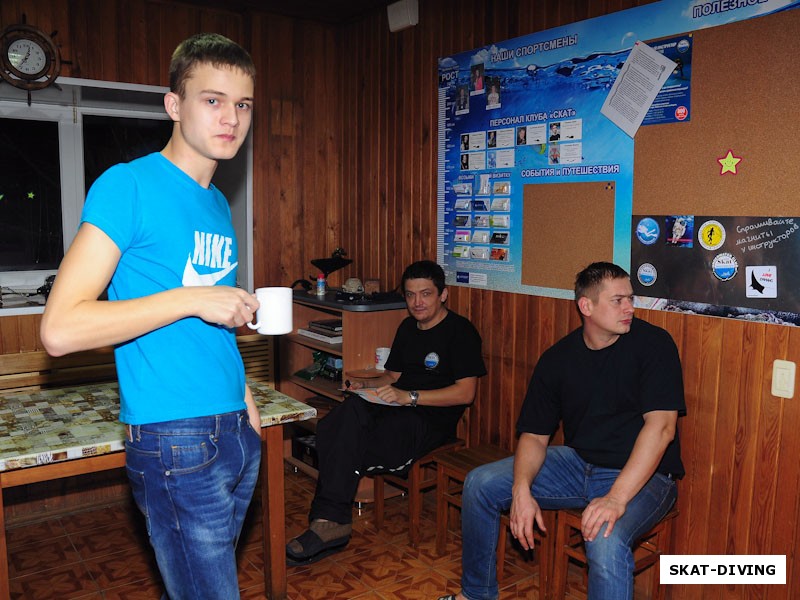 Зеленев Максим, Понкратов Сергей, Спасов Дмитрий, постепенно клуб наполнялся участниками торжества