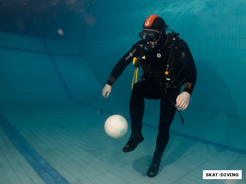 Голубенко Василий, действия, привычные на поверхности, под водой выполнить не всегда бывает просто