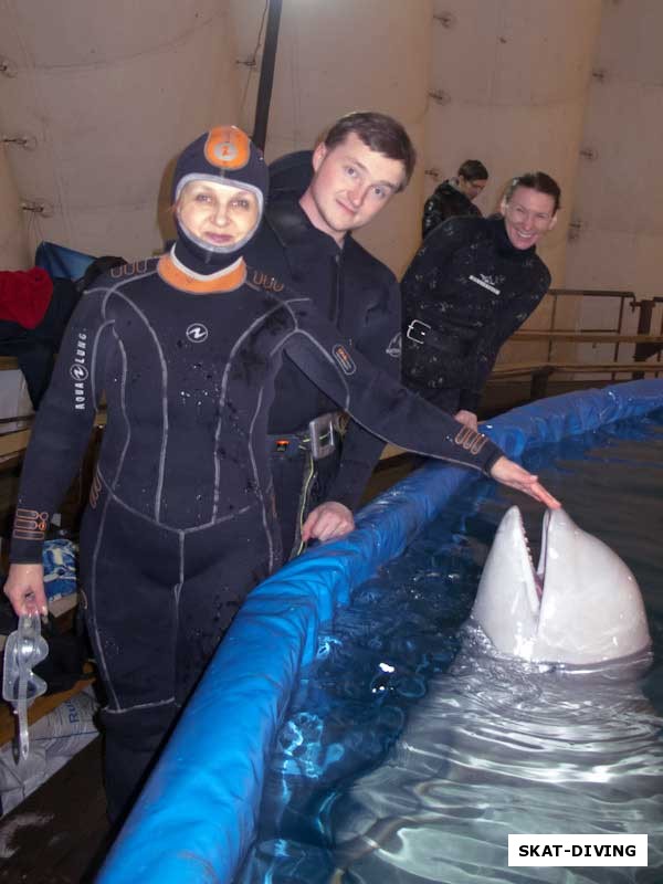 Коваль Ирина, Барсуков Василий, Романова Марина, отважные дайверы и невероятно игривый кит