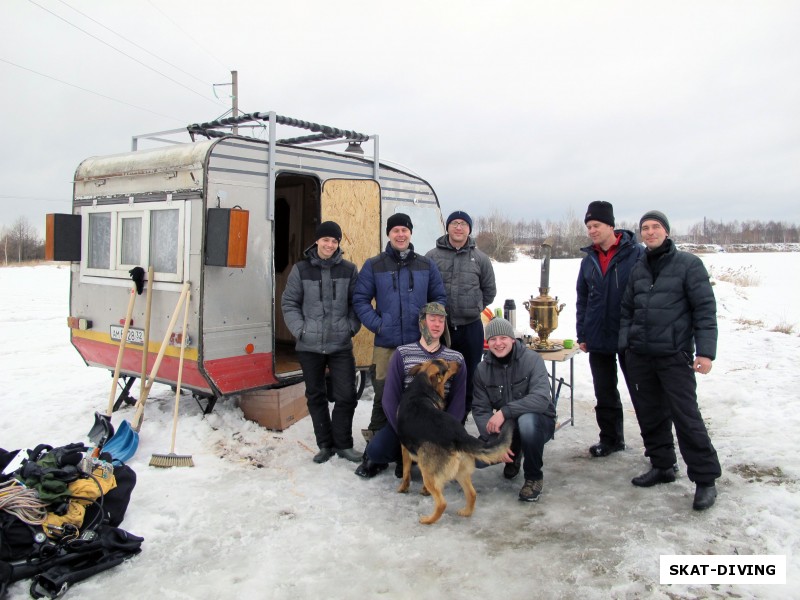 Попытка сделать групповое фото, Рэй негодует, ведь хотели сфоткаться без него…