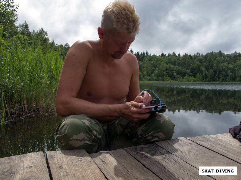 Шукста Игорь, настоящий морской волк наших водоемов, от погружения к погружению навигационные задачи все сложнее, а подрастающим ныряльщикам есть на кого ровняться