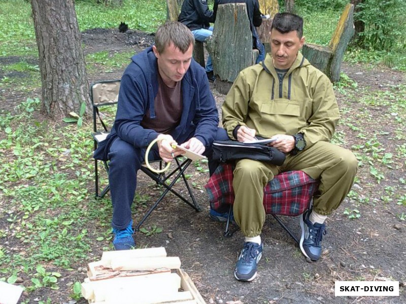 Алешин Руслан, Погосян Артем, одна голова - хорошо, две - лучше. Нырять ведь все равно вместе!