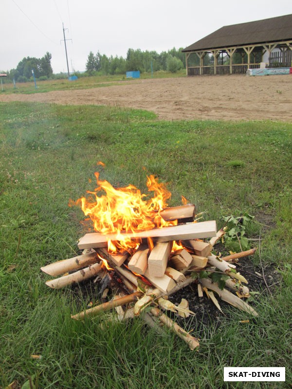 А вот и долгожданный костер, значит и обед не за горами...