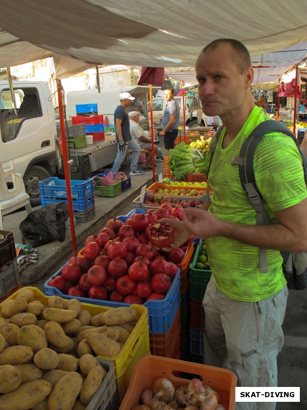 Юрков Юрий, знакомится с достижениями местного сельского хозяйства