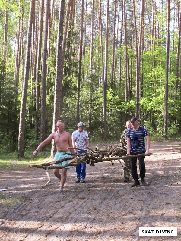 Шукста Игорь, Федорук Дмитрий, Инюхин Евгений, Валучев Григорий, пришло время запастись дровами на ночь