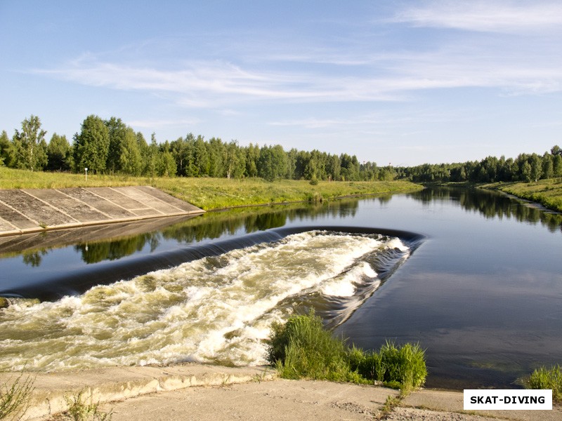 Чаша «трояновского» сброса воды, конец второго водоотводящего канала от смоленской АЭС