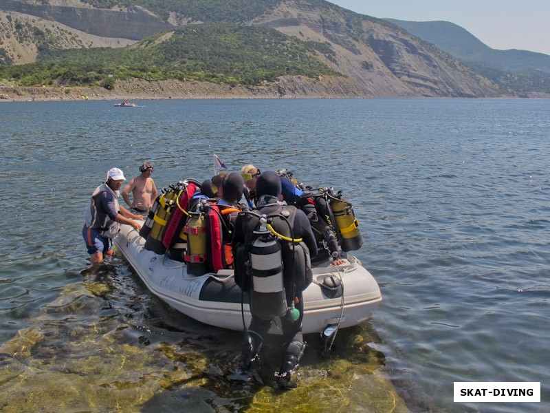 Едем топить резиновую лодку в море