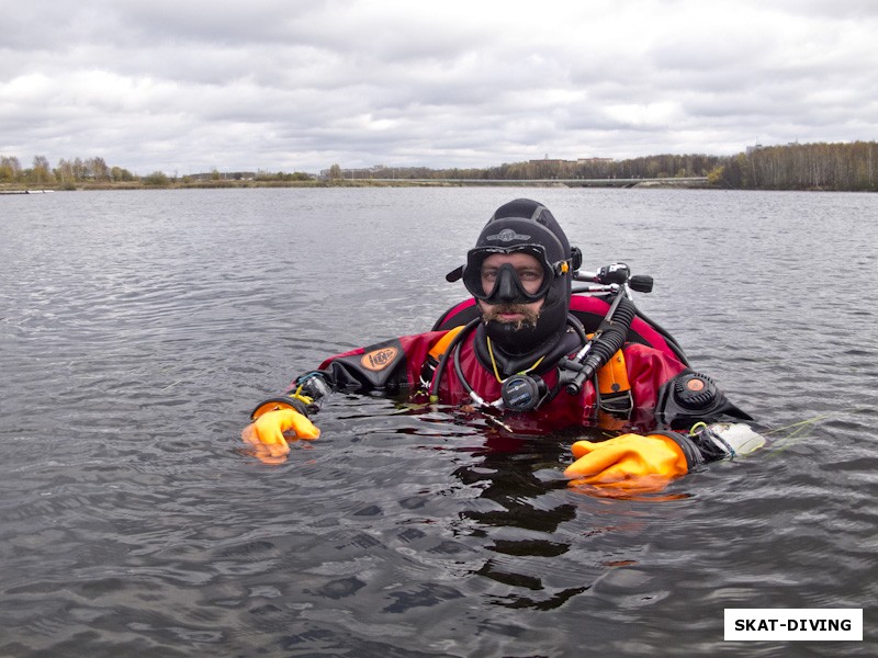 Зеленев Андрей, ему уже можно выпускать свой альбом красивых фото над водой