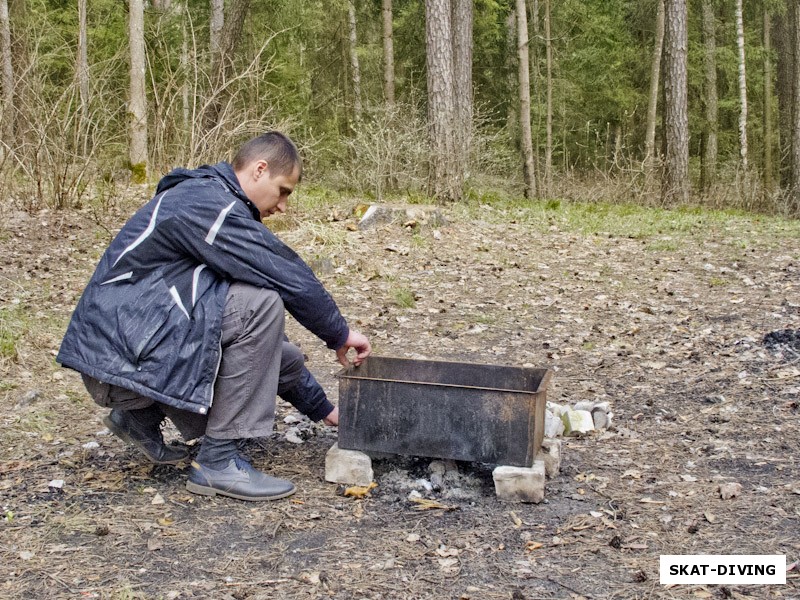 Пахомов Сергей, готовится к копчению рыбы