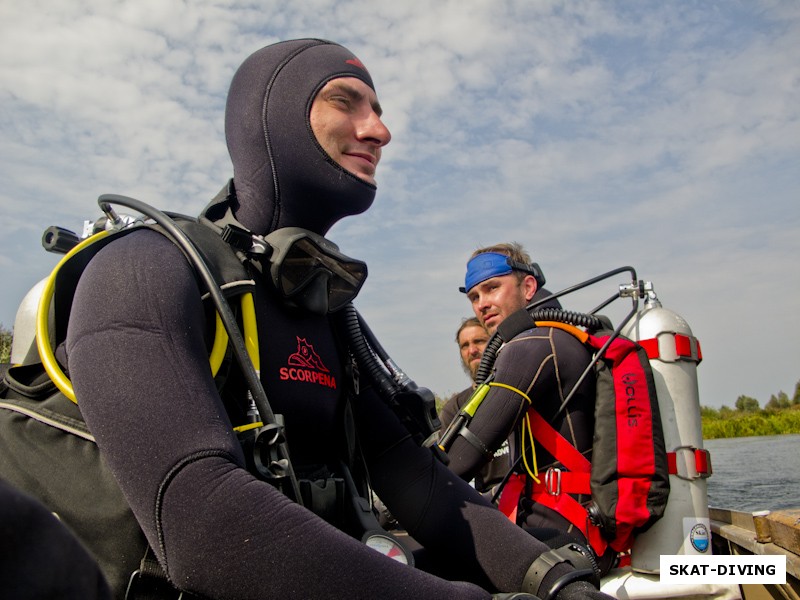 Дынин Роман, Корнеев Алексей, дайверы с неба ныряют под воду, чтобы потом снова выйти на небо