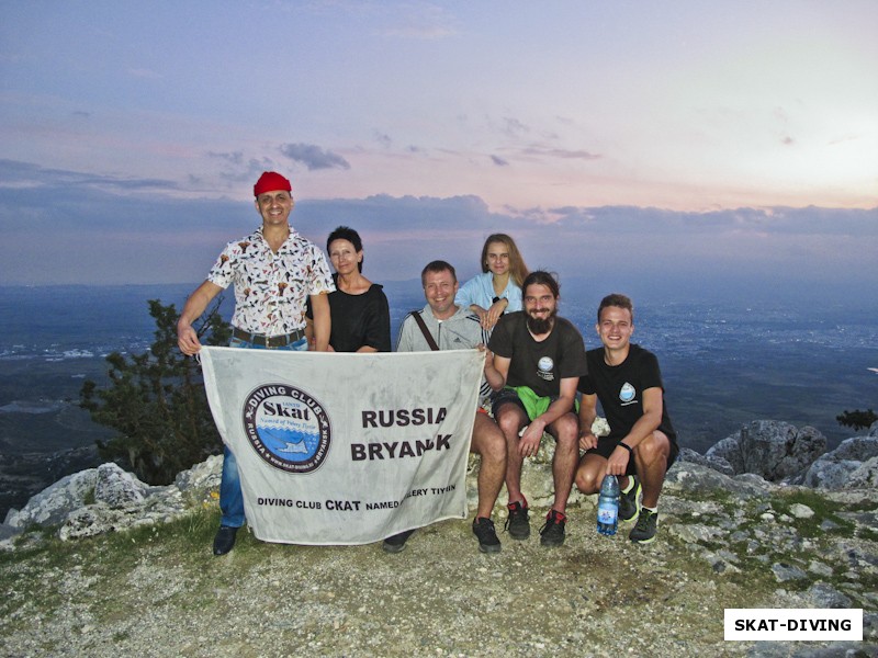 Погосян Артем, Романова Галина, Азаркин Юрий, Романова Софья, Романов Артем, Зеленев Максим, большое спасибо всем участникам поездки и встретившему нас на Кипре Илье особенно!