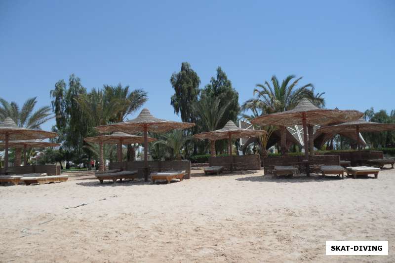 пляж отеля Hilton Dahab