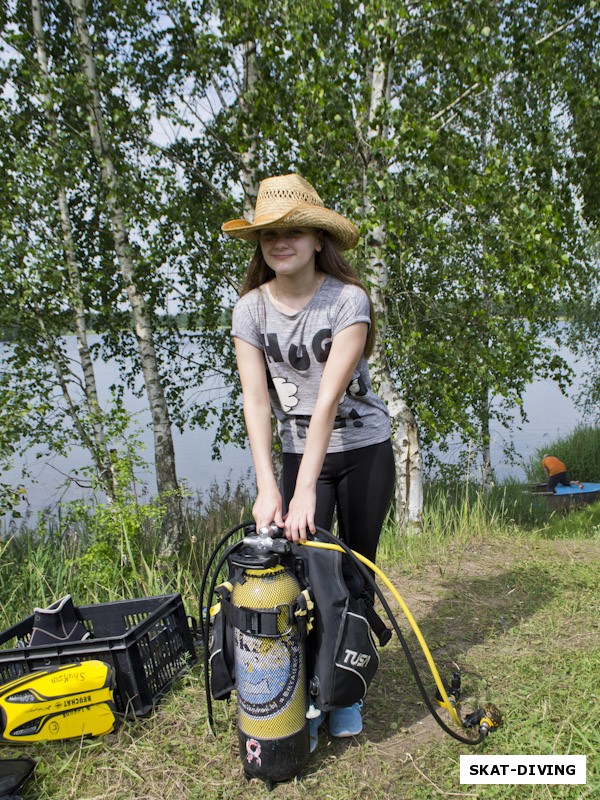 Платоненкова Анастасия, собирается на свое подводное приключение