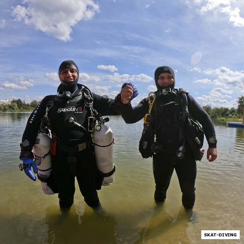 Погосян Артем, Лукавый Дмитрий, посредством кистевого контакта идет передача опыта