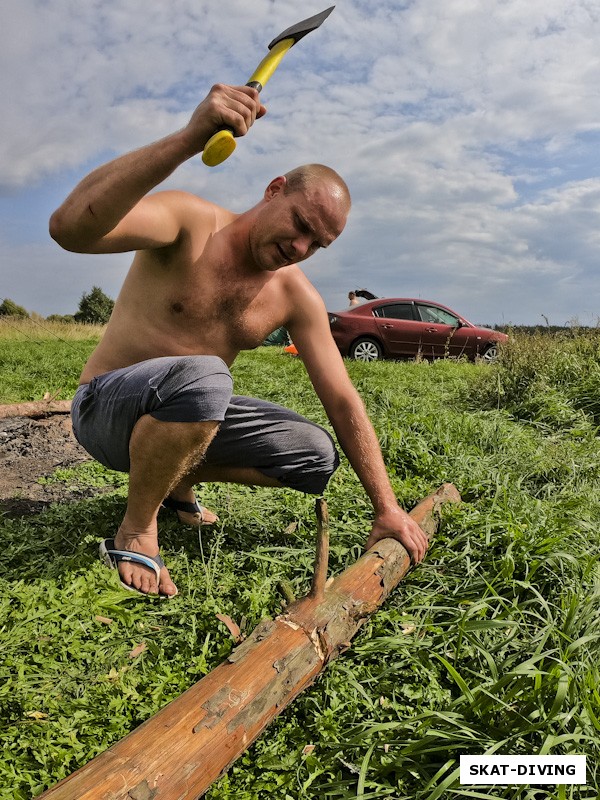 Изотко Артем, своим примером показал мужикам, что делать с дровами