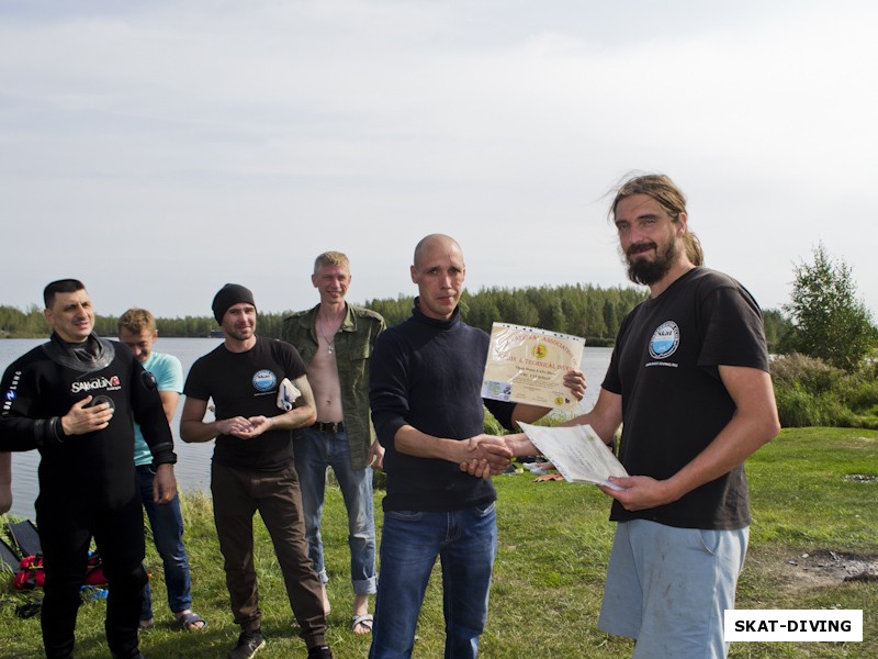 Любимов Юрий, Романов Артем, вручение сертификата Open Water Nitrox Diver IANTD